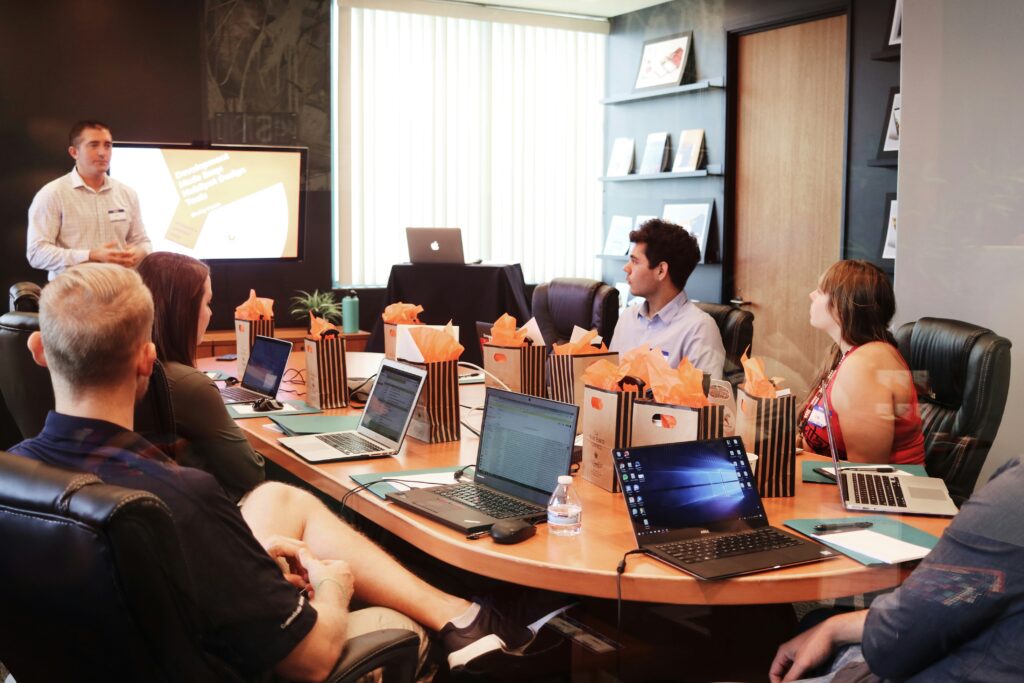 Using Visual Aids Effectively in Tech Conference Presentations